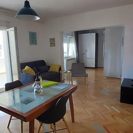 Apartment Terraesal *